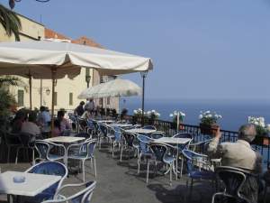 Xtrallusion photo gallery of Italy. Photos, pictures, images and photographs of the Italian Rivieras, the Italian Lakes, the Italian Alps, the Cinque Terre, the Amalfi coast and some of the most beautiful corners of Italy. Plus photos of Italian cities such as Pisa, Milan, Genoa and Rome.